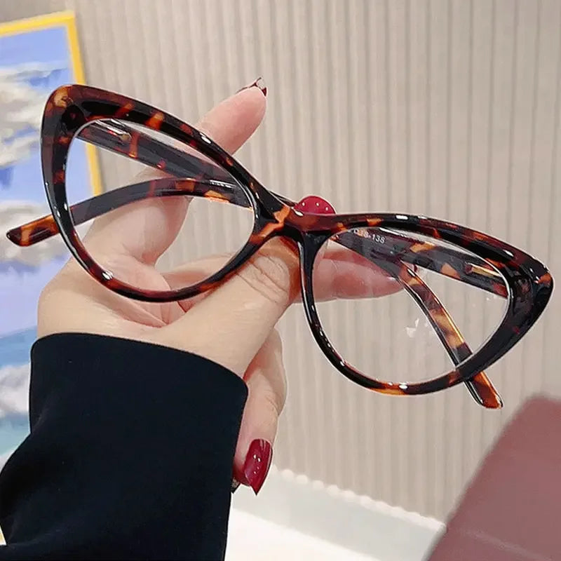 New Cat Eye Triangle Frame Anti-Blue Light Glasses Classic Men Women Reading Eyewear Retro Triangle Frame Transparent Eyeglasses