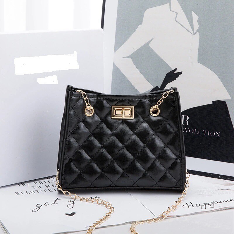 Hot Selling New Women Bag 2023 Korean Version Fashion Lady Style Chain Pu Leather Light